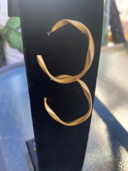 Gold Twisted Hoops (35mm)