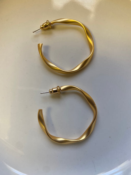 Gold Twisted Hoops (35mm)